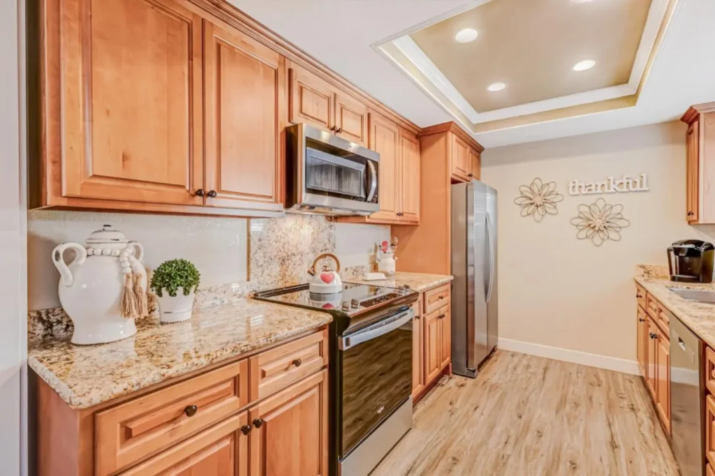 6094 Montgomery CT (6)