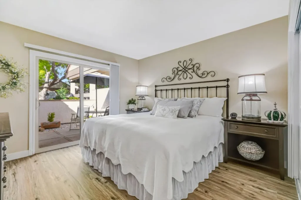 6094 Montgomery CT (7)