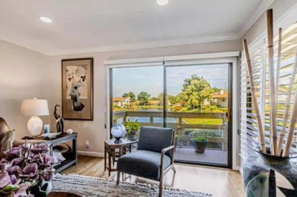 8411 Chenin Blanc LN (2) (3)